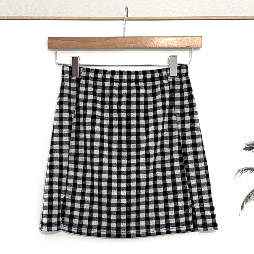 Livi by Olivia Rae Gingham Mini Skirt Plaid Buffalo Check Black Grey Knit Skirt